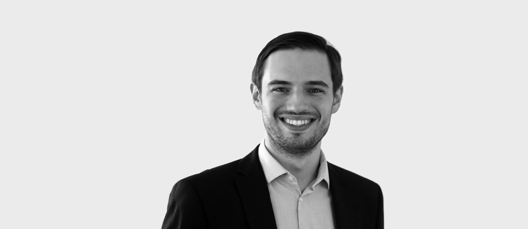 llun o Toby Girdler, cyfreithiwr dan hyfforddiant o Capital Law